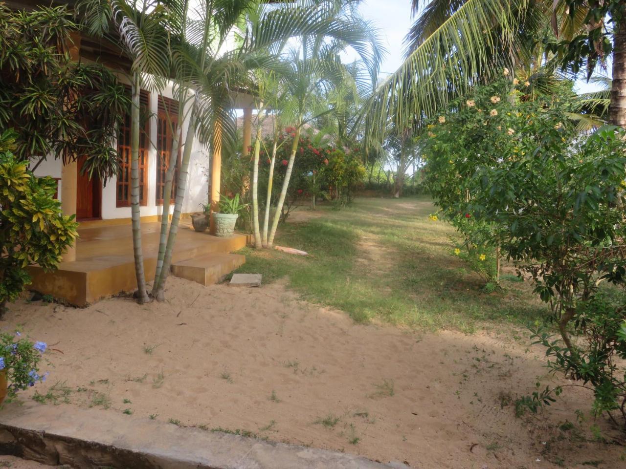 Beach Lagoon Guesthouse 탕갈레 외부 사진