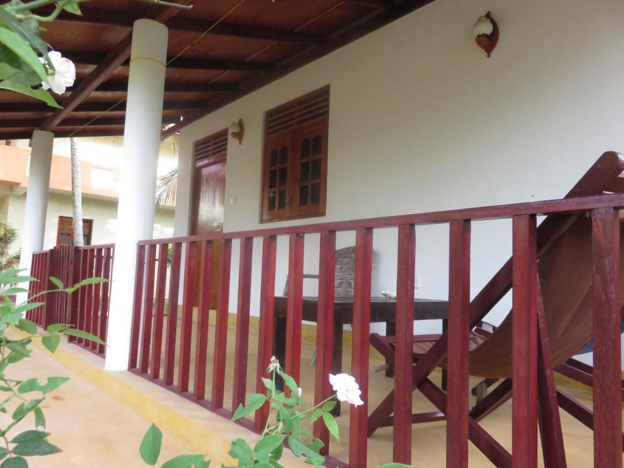 Beach Lagoon Guesthouse 탕갈레 외부 사진